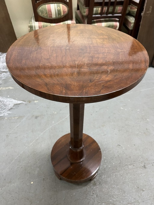 Mesa de pedestal pequeña vintage / mesa auxiliar