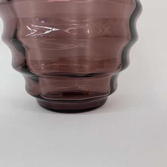 Image 1 of Art deco Doyen vaas purple glass , 1930’s