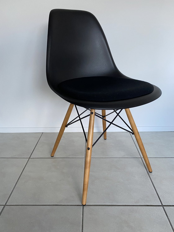 Image 1 of 2x Eames Plastic Side Chair DSW