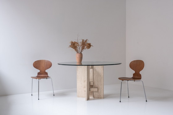 Image 1 of Table en travertin avec base sculpturale conçue et fabriquée dans les années 1970.