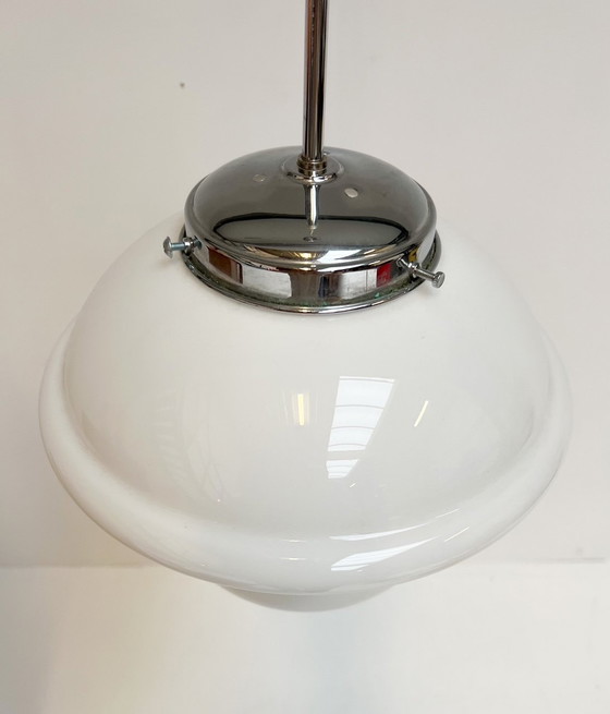 Image 1 of Lámpara de techo de cristal opalino con cable de los años 60