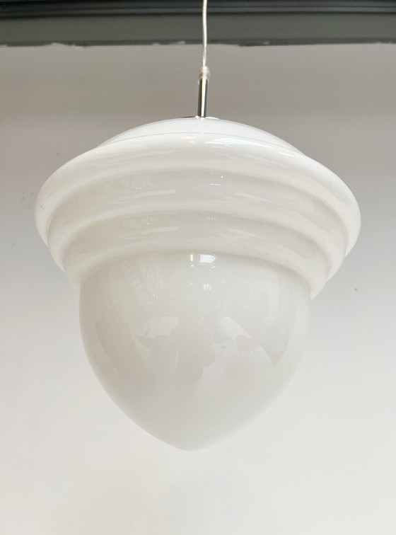 Image 1 of Lámpara de techo de cristal opalino con cable de los años 60