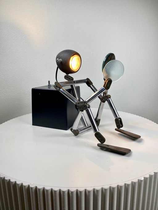 Iconic Vintage Osqar Robot Table Lamp Sculpture - Design By Ygnacio Baranga 1980S