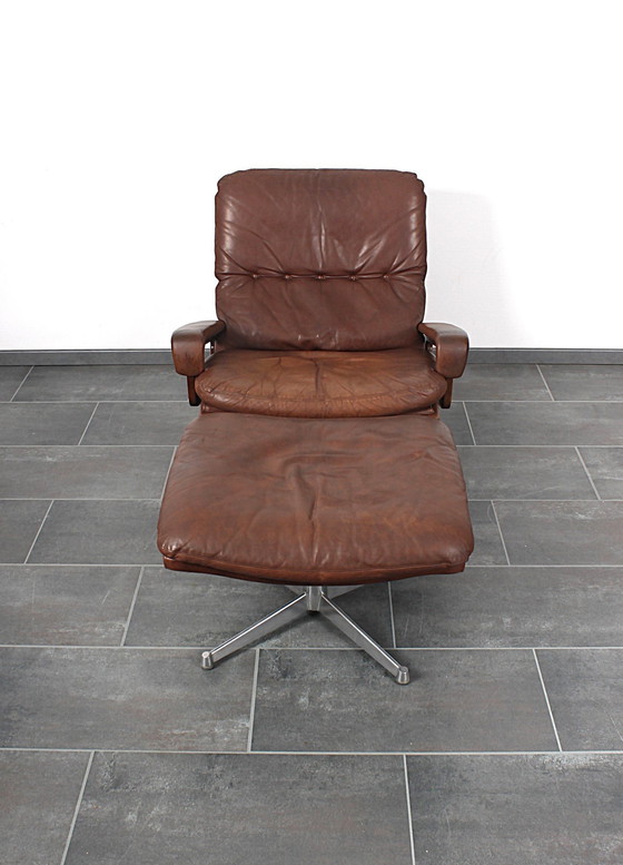 Image 1 of King Chair Met Hocker In Zachtbruin Leder