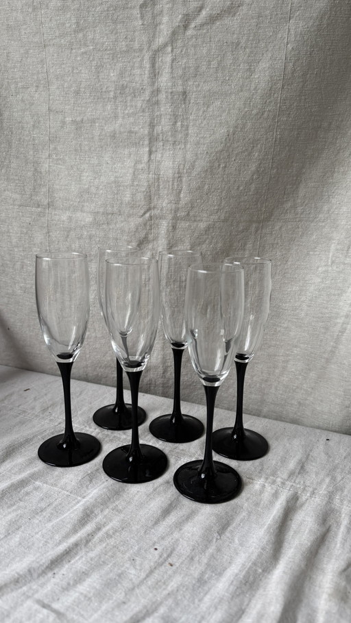 6X Champagne Flutes Black Foot Luminarc