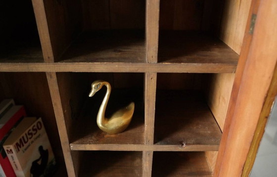 Image 1 of Vetrina in noce massello della metà del XX secolo 