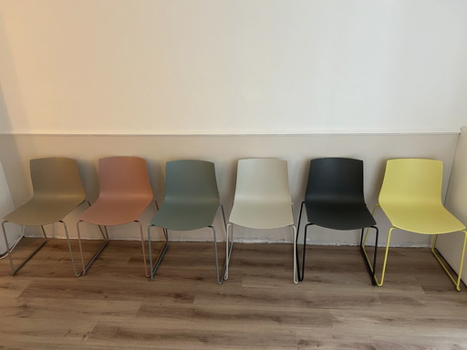 6 Design Chairs - Arper Catifa 46