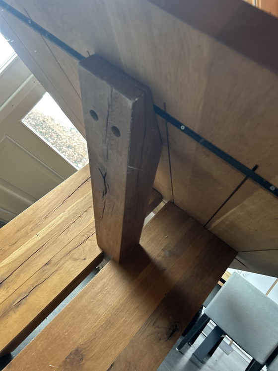 Image 1 of Tavolo in rovere massello con gamba speciale