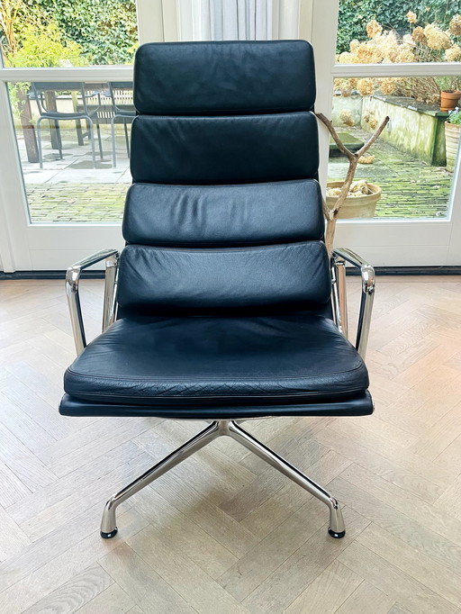 Fauteuil de salon Vitra Eames EA 222 Soft Pad