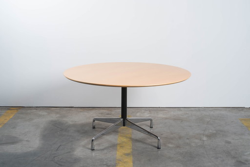 Vitra - Eames Segmented Table