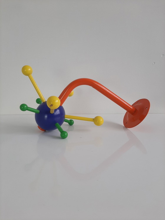 Image 1 of Appendiabiti da parete Sputnik in legno vintage e colorato, Ikea