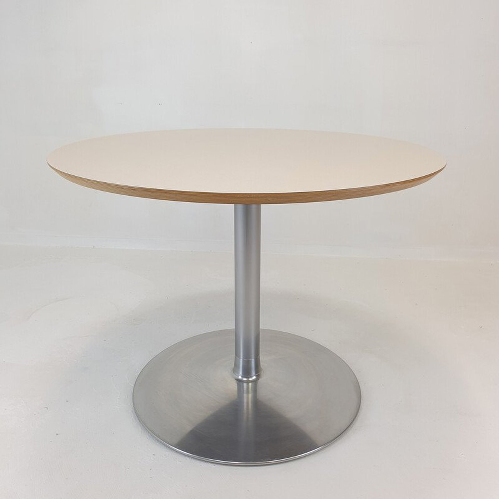 ROUNDISH DINING TABLE 2000 ウォルナット