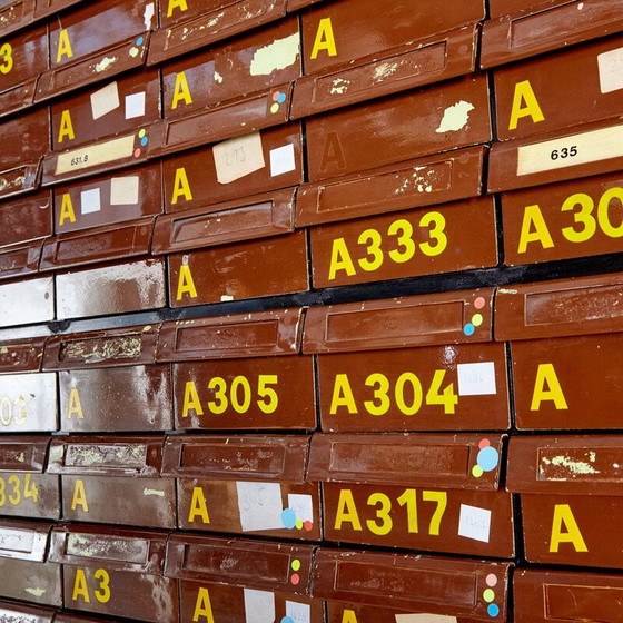 Image 1 of Mobiletto porta-tessere in legno d'epoca, 1970