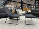 Poltrona Beal con pouf in tessuto Jess Design 