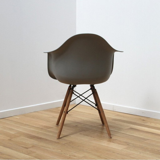 Set of 3 vintage chairs in plastic, wood and black stained metal