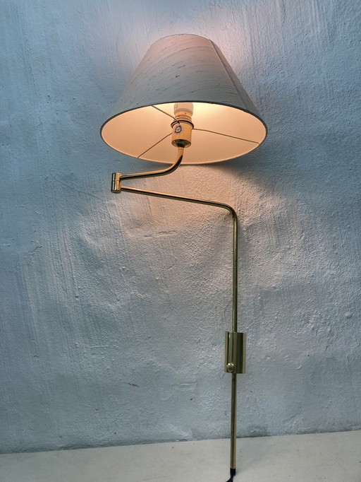 Florian Schulz Lesan wall light made of brass