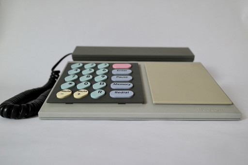 Téléphone analogique Bang & Olufsen par Lone & Gideon Lindinger-Loewy