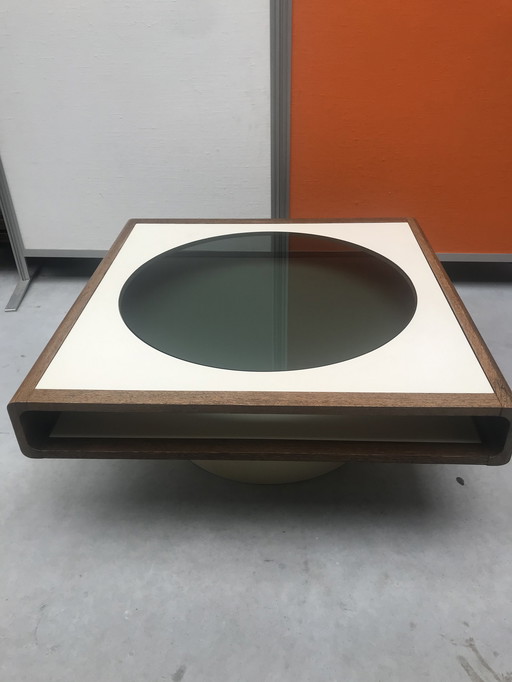 Table basse de l'ère spatiale