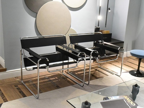 Image 1 of Knoll Wassily B3 2 New-Unused Black Leather Armchairs By Marcel Lajos Breuer