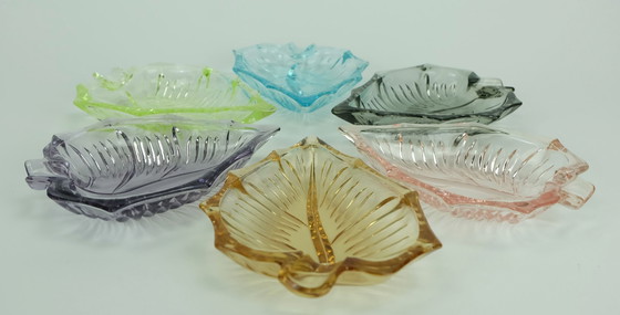 Image 1 of Set Of 6 Mid Century Glass Bowls In Leaf Shape 1950S Colored Glass