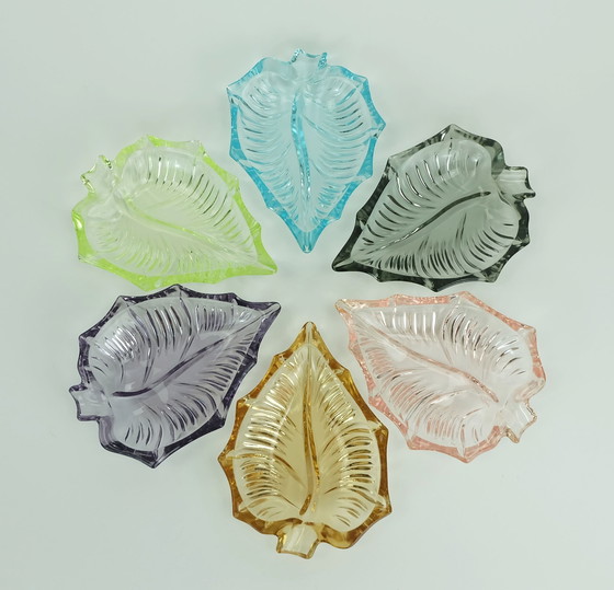 Image 1 of Set Of 6 Mid Century Glass Bowls In Leaf Shape 1950S Colored Glass