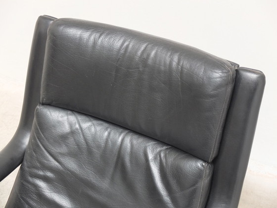 Image 1 of Artifort F152 Swivel Lounge Chair Black Leather