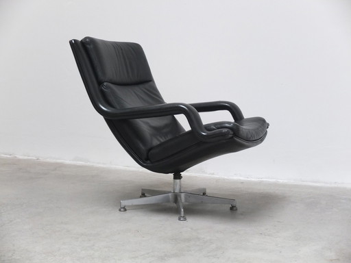 Artifort F152 Swivel Lounge Chair Black Leather