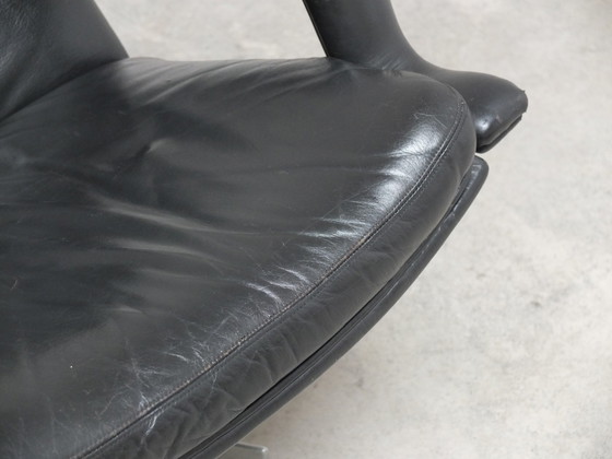 Image 1 of Artifort F152 Swivel Lounge Chair Black Leather