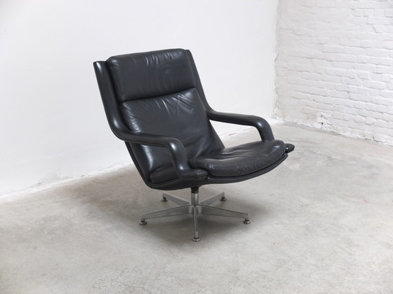 Image 1 of Artifort F152 Swivel Lounge Chair Black Leather