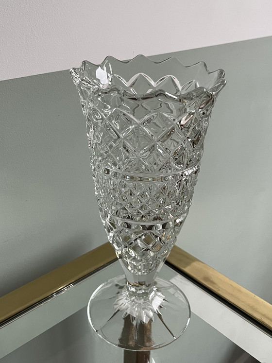 Vase vintage en verre taillé – Glass (photo 3 of 5)