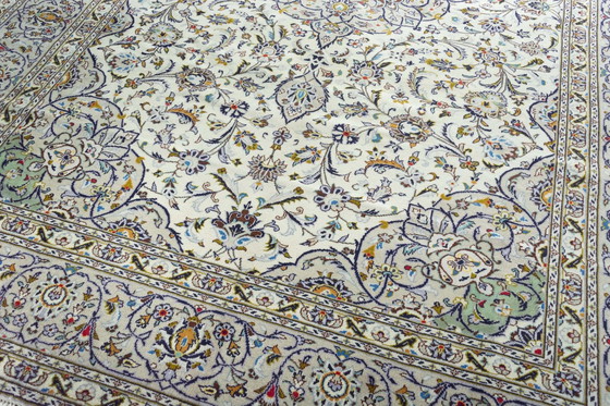 Image 1 of Hand-knotted Keshan Cork Oriental Rug - 360 X 261 Cm - Classic Floral Pattern In Blue And Cream