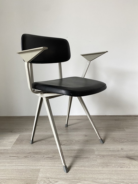 Image 1 of 4 Ahrend Result design chairs