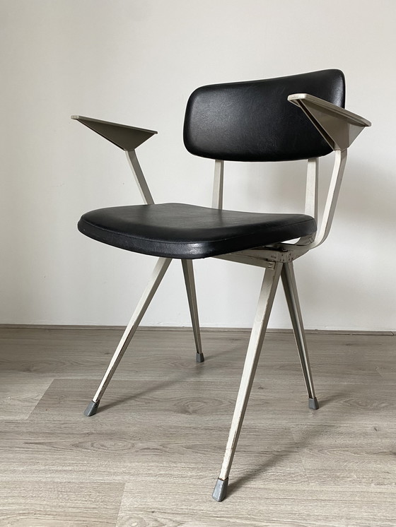 Image 1 of 4 Ahrend Result design chairs