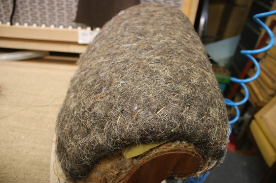 Image 1 of Sofá Biedermeier de tres plazas en tela a rayas color nogal con funda nueva