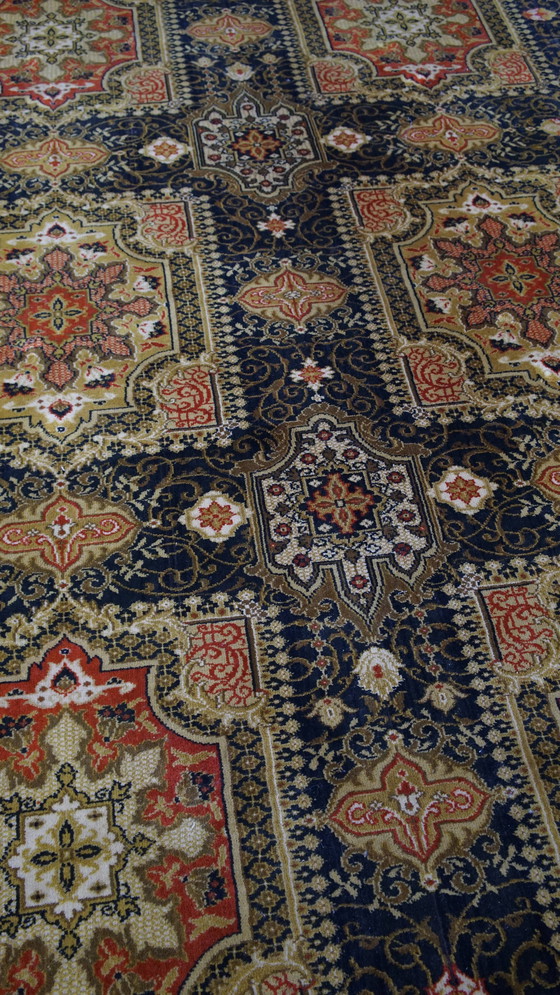 Image 1 of Large Carpet 305X200Cm