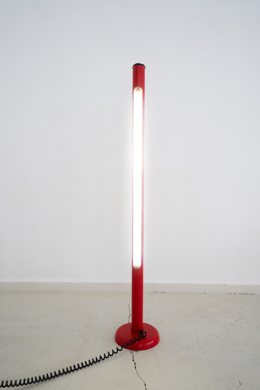 Industrial fluorescent floor lamp