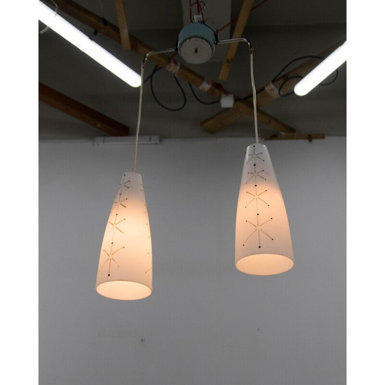 Image 1 of Lampada a sospensione in vetro di metà secolo, Cecoslovacchia, anni '50