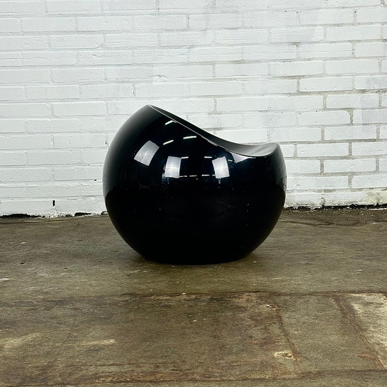 Image 1 of Space age ball chair