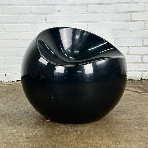 Space age ball chair