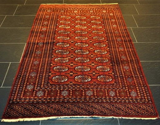 Bukhara Jomut carpet