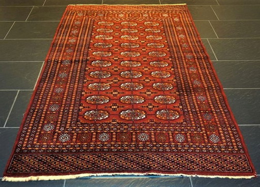 Bukhara Jomut carpet