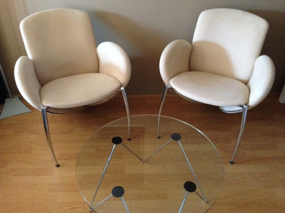 Image 1 of Modern seating 2 armchairs and 1 table