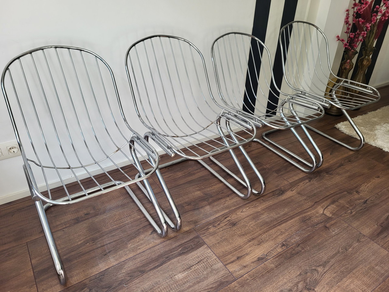 4 sillas de comedor italianas de mediados de siglo