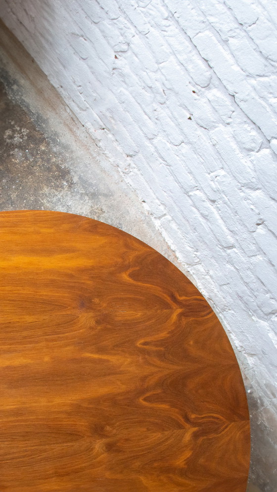 Image 1 of Vintage Table basse ronde en bois