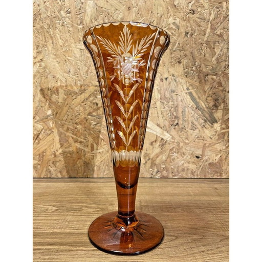 Jarrón de cristal vintage con forma de corneta