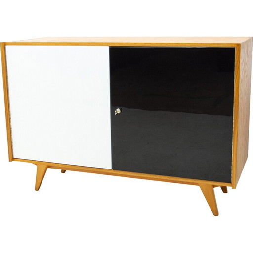 Vintage U-450 lowboard in beech by Jiří Jiroutek for Interiér Praha, Czechoslovakia 1960