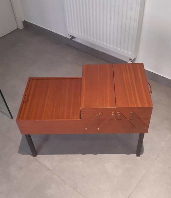 Image 1 of Tavolino vintage - Tavolo da lavoro scandinavo - Mobile contenitore - Antico