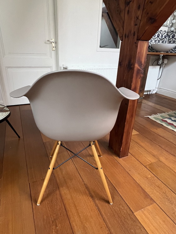 Image 1 of Original Vitra Charles And Ray Eames Dar