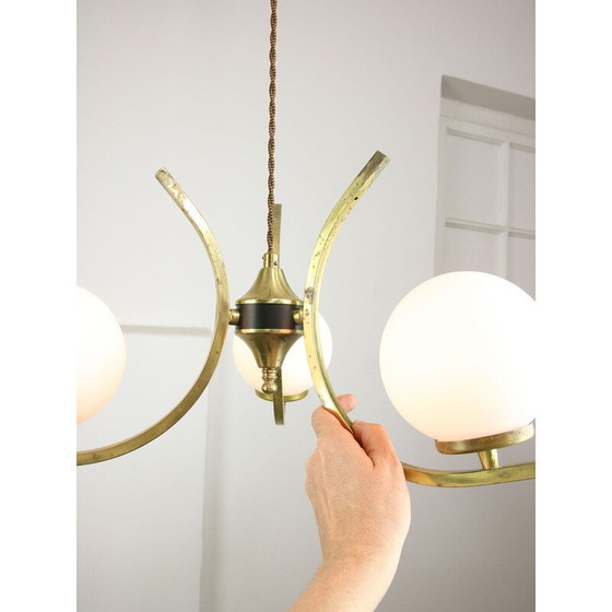 Image 1 of Vintage chandelier in brass and opaline glass, Italy