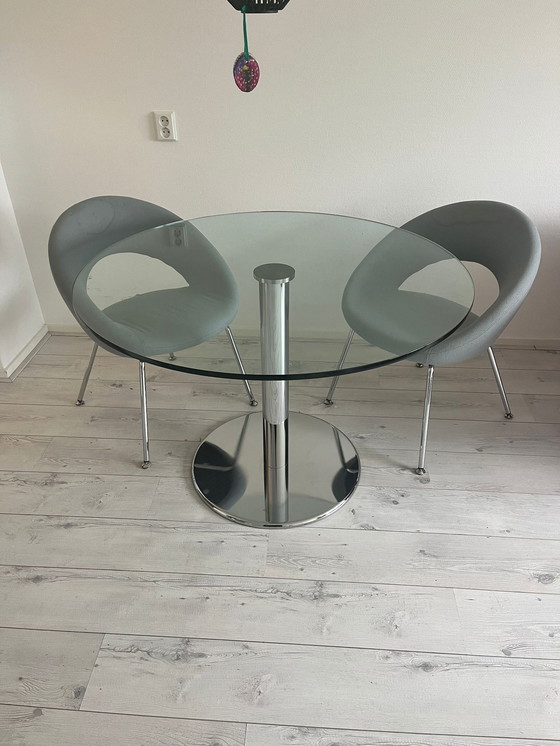 Image 1 of Metaform dining room table round